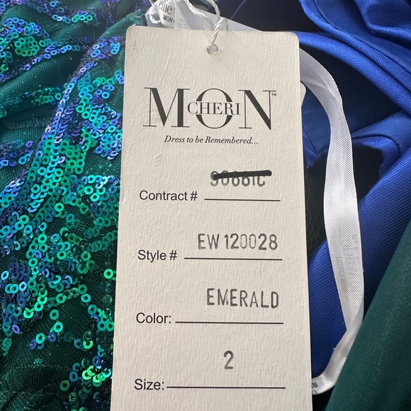 Ellie Wilde by Mon Cheri dress. Size 2 - Picture 5 of 5